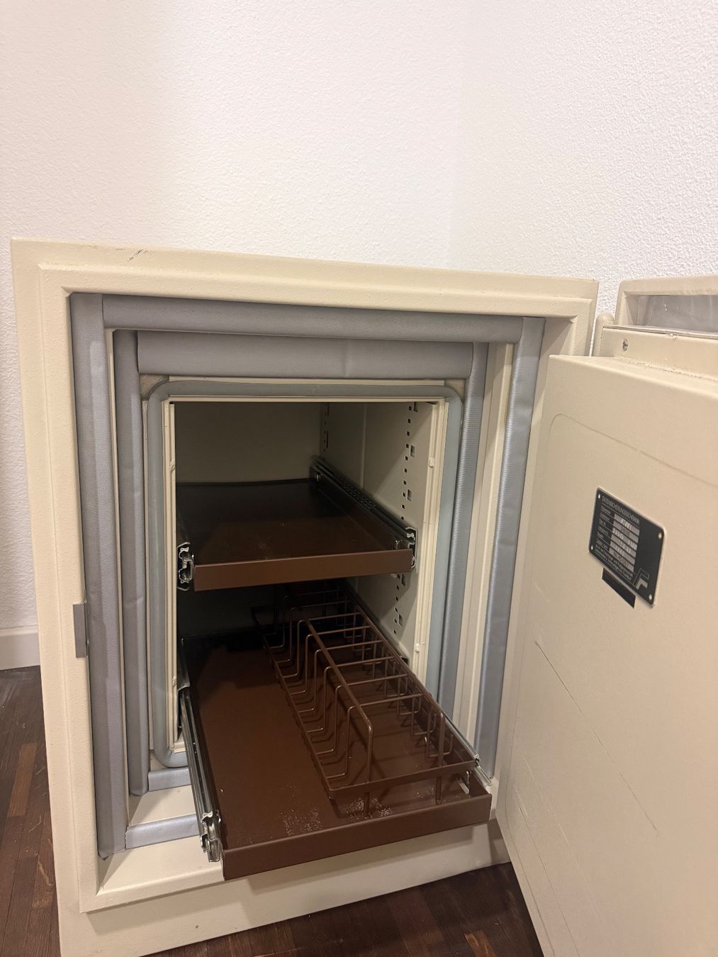 Tresor: Tresor – Gebraucht aus Zürich von off_7ktg 1