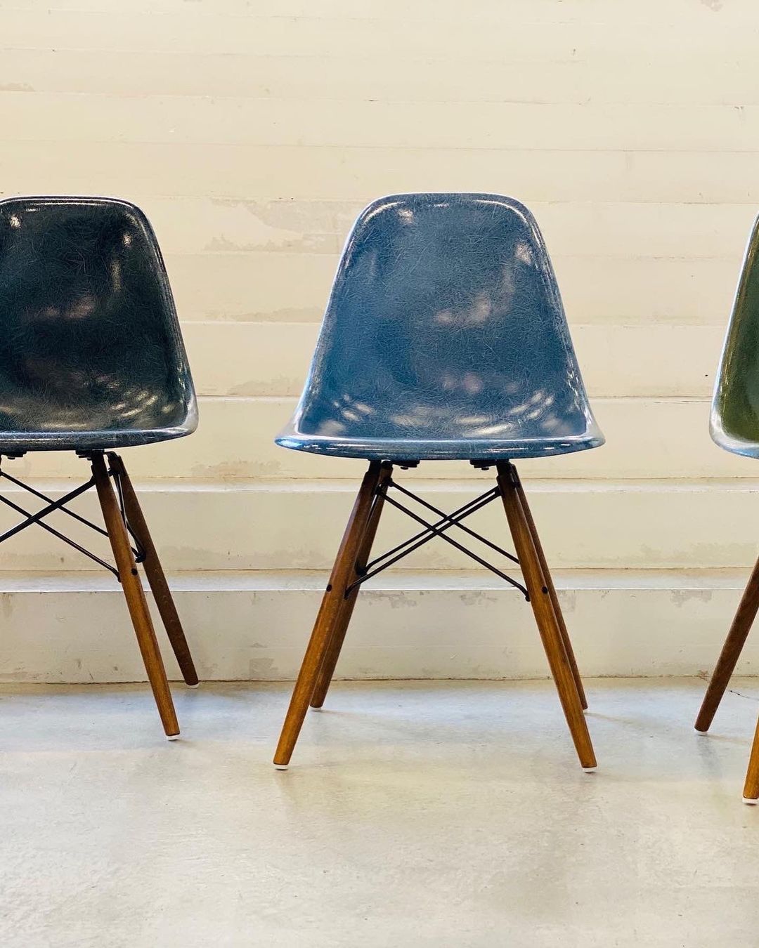 Eames Sedie: Vitra Eames Herman Miller Sidechair Navy – Usato da Thalwil venduto da Catha10 3