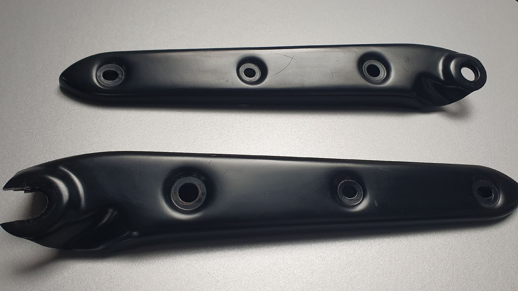 Triumph Alle Motorradersatzteile: Triumph Thunderbird 1700 Fenderstruts – Gebraucht aus Benken SG von JoBla_ 1