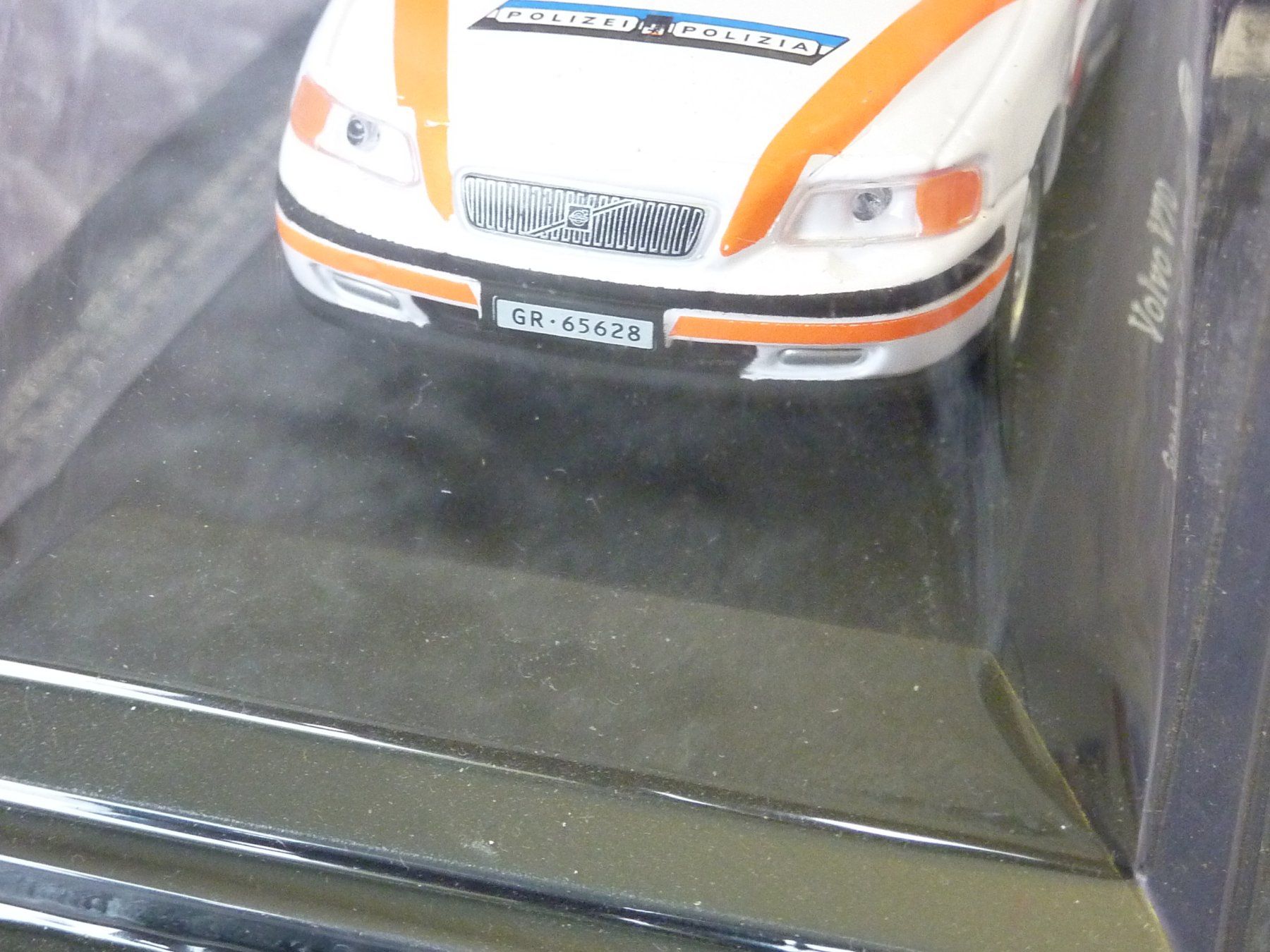 Volvo Modellini d'auto: Volvo V70 Polizei Graubünden  1:43 – Nuovo e nell'imballaggio originale da Dürrenäsch venduto da modellautos4you 2