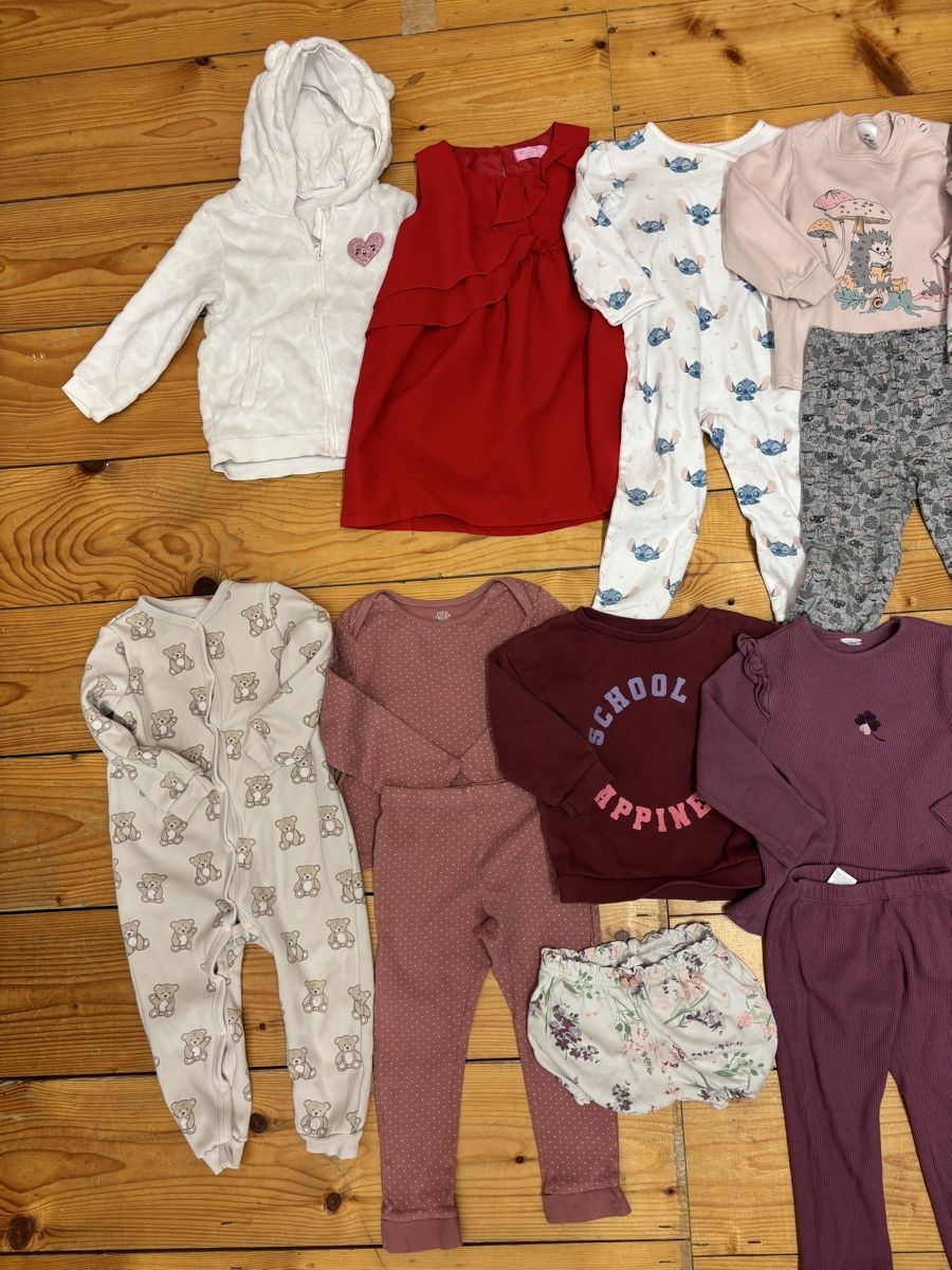 Lotti & Set di vestiti: Kleiderpaket Mädels, Grösse 92 – Usato da Büren an der Aare venduto da Nikito2001 1