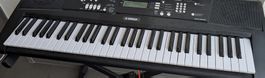 Yamaha EZ-220 Keyboard with Stand