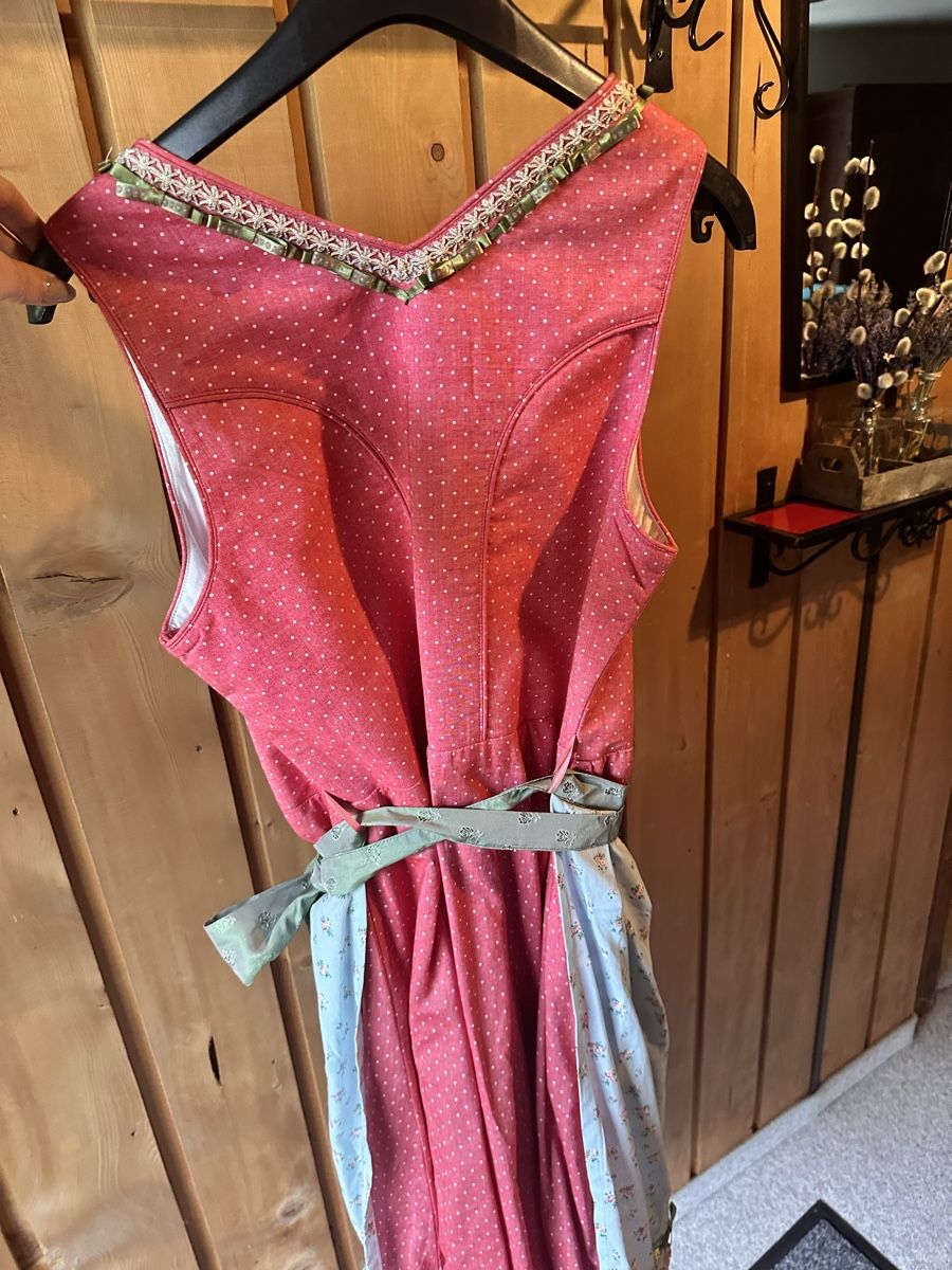 Vestiti: Dirndl von Wenger Gr. 42 – Usato da Basel venduto da uyuni01 1