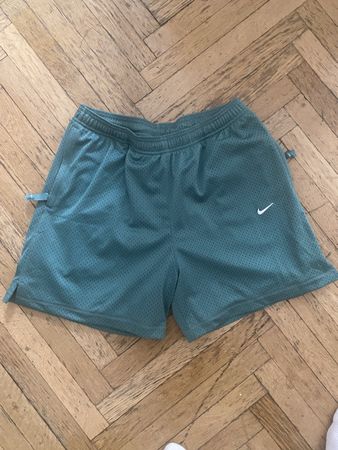Nike shorts Gr. L / ganz neu