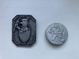2 Fasnachtsplaketten "Wild-Viertel-Clique" 1951/1952
