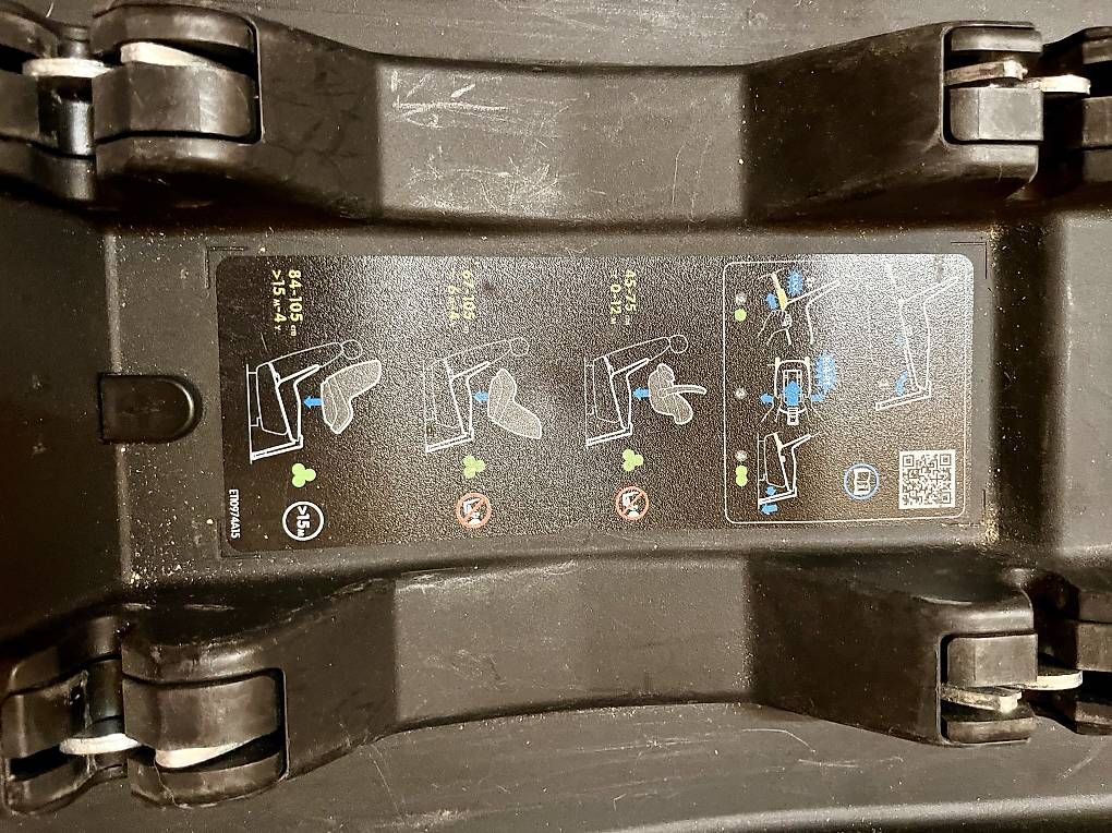 Auto-Kindersitze: Base ISOFIX Maxi-Cosi 2wayFix avec jambe de force – Gebraucht aus Colombier NE von gue_sm27 2