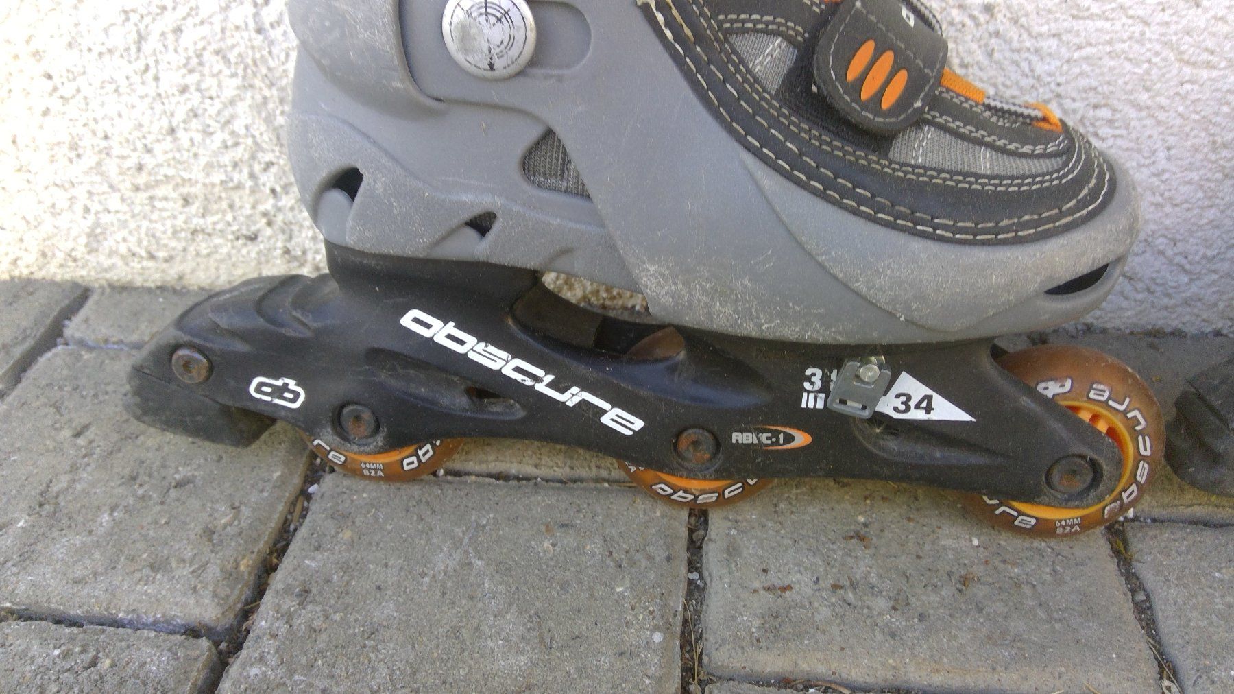Obscure Pattini in linea & Pattini a rotelle: Rollerschuhe  OBSCURE - Grösse 34 - gebraucht – Usato da Richterswil venduto da Baggenstoss 1