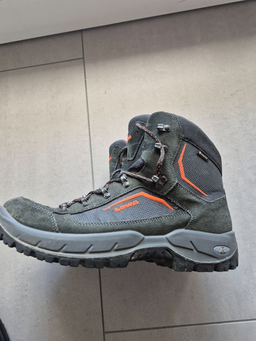 Lowa Scarpe da uomo: Tolle Lowa Wanderschuhe Gr. 47.Gore-Tex – Usato da Urdorf venduto da Nataschli 3