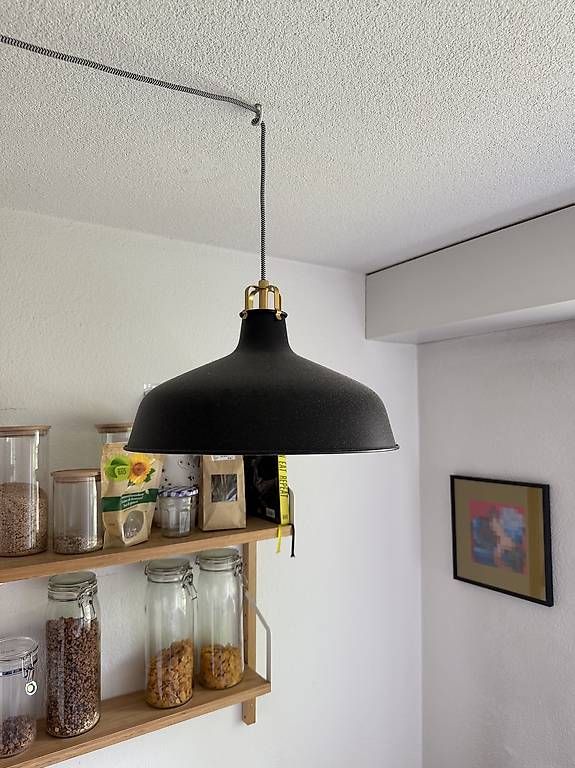 Kronleuchter & Deckenlampen: Hängeleuchte schwarz mit Details in gold – Gebraucht aus Bern von gregnenn 2
