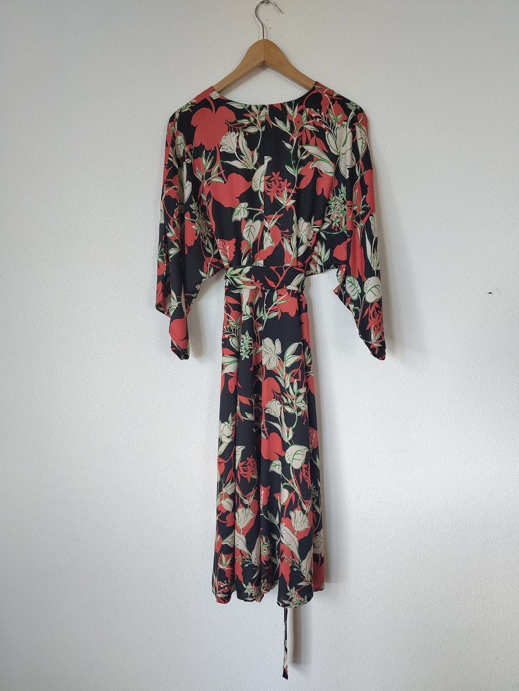Vestiti: Kimonkleid von Tiche mit Blumenmuster, Grösse M – Usato da Zürich venduto da ste_58hs 2