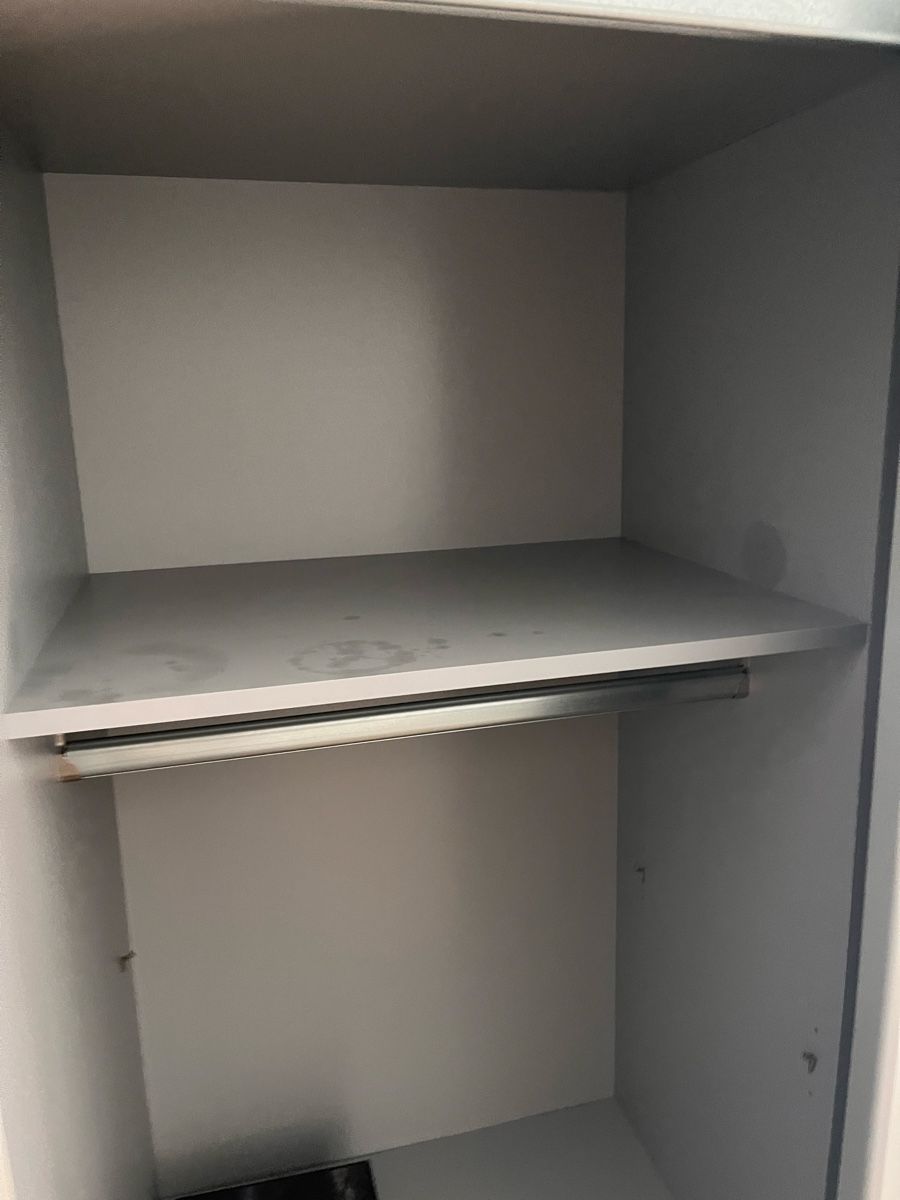Scaffali: Armoire spacieuse  – Usato da Biel/Bienne venduto da tam_ysd9 4