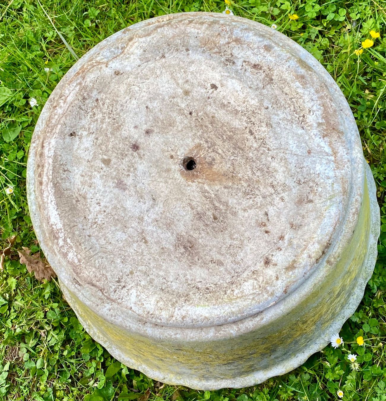 Vasi per fiori: Willy Guhl Pflanzentopf – Usato da Lüsslingen venduto da Elischa1 2