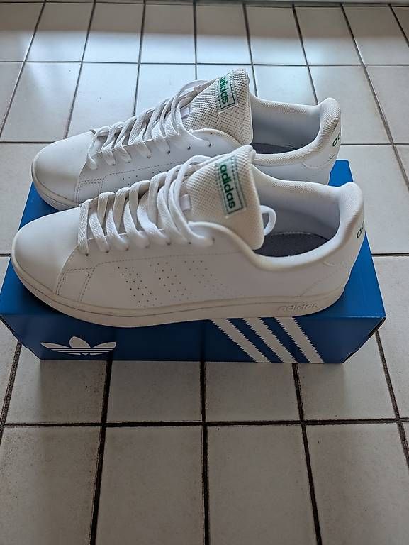 Herrenschuhe: Chaussures Adidas  – Gebraucht aus Meyrin von fia_ym6t 1