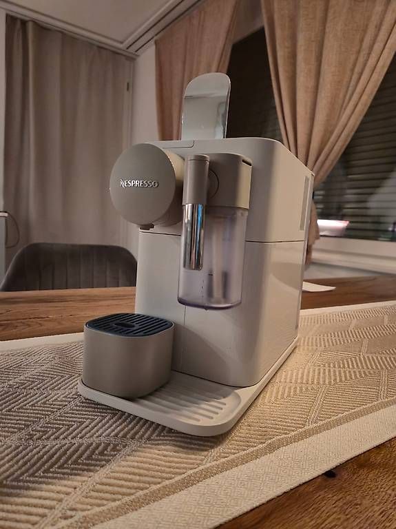Macchine per caffè & Macchine per espresso: Nespresso Kaffemaschine – Usato da Sursee venduto da RSTrophy