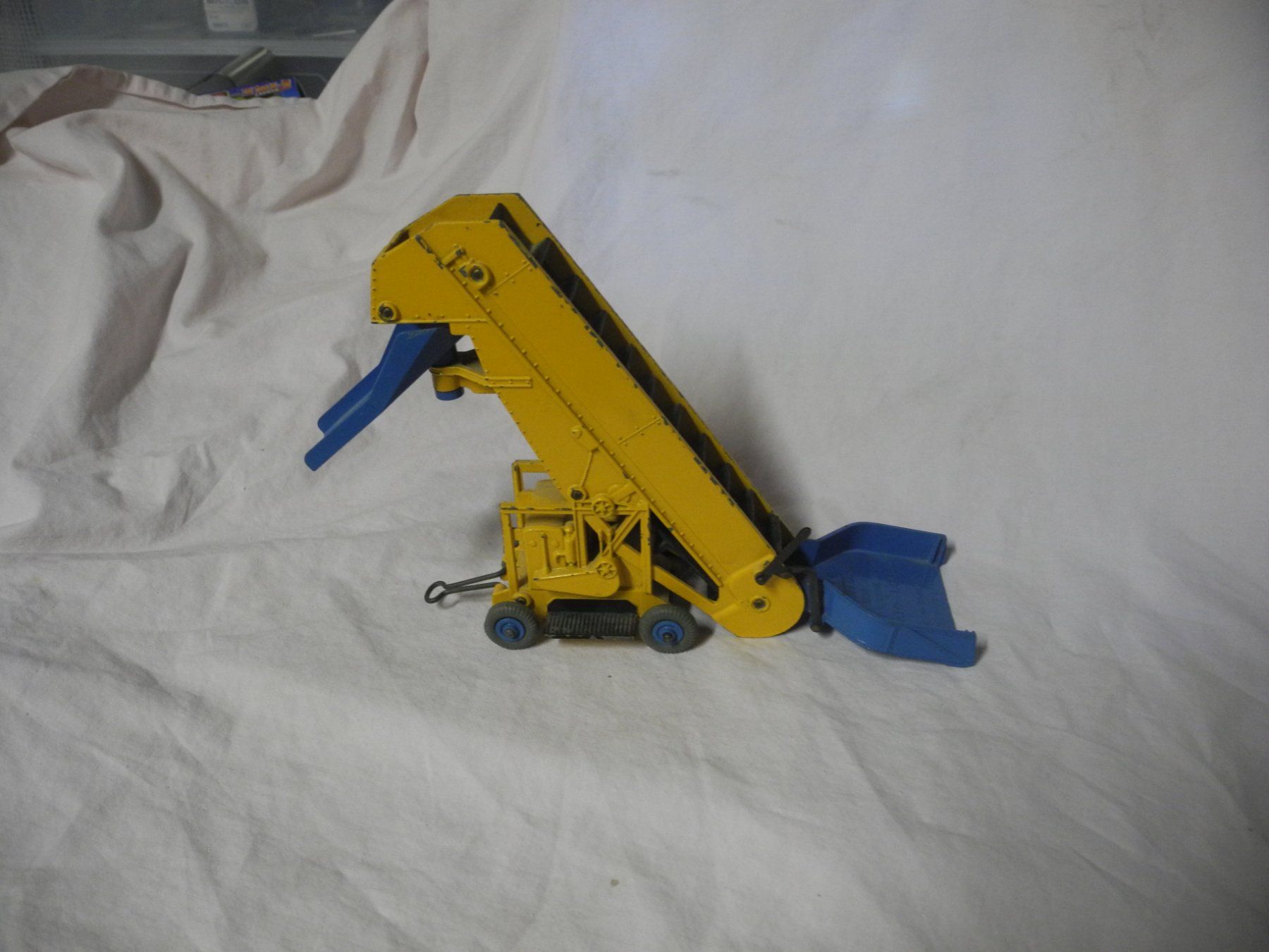 Dinky Toys Modellini d'auto: DINKY TOYS  NR. 984  ELEVATOR LOADER  BESPIELT – Usato da Gurtnellen venduto da Murmeli99