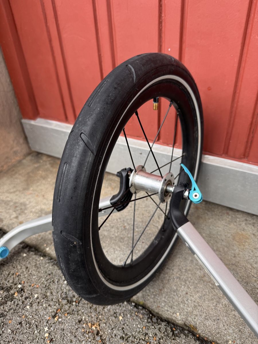 Thule Rimorchi: Thule Kinderfahrradanhänger Jogging Rad set – Usato da Luzern venduto da Hdraksy 3
