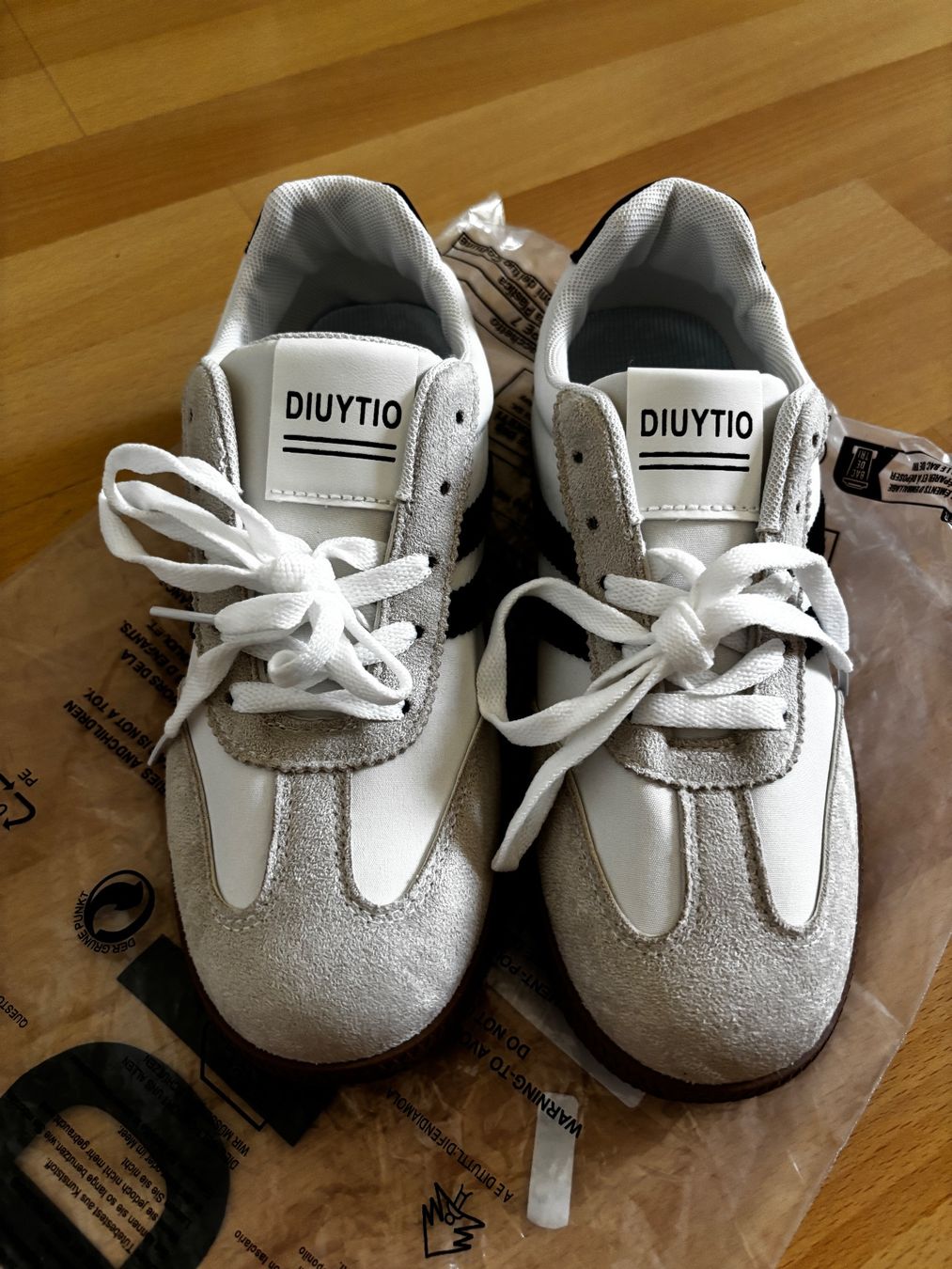 Damenschuhe: Schuh – Neu und originalverpackt aus Bern von ViksiBash 2
