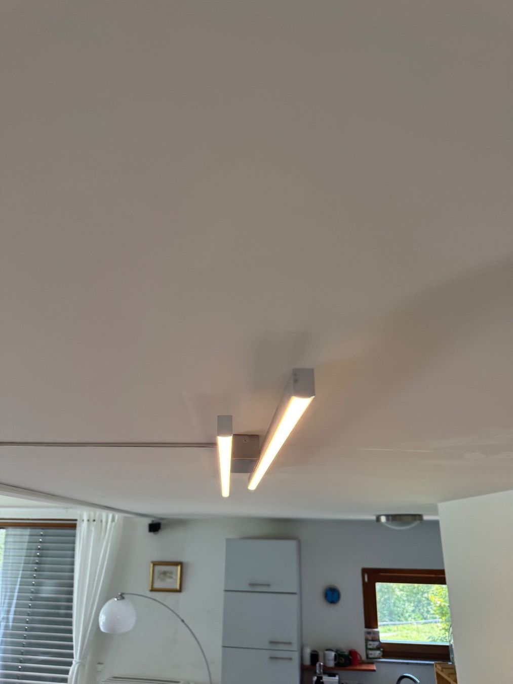 Kronleuchter & Deckenlampen: Metallgraue LED-Deckenlampe mit 2 Lichtbalken – Gebraucht aus Unterterzen von enej 1