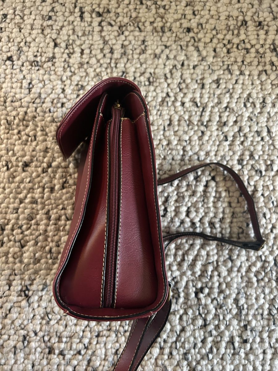 Zaini: Eleganter burgundy Lederrucksack – Nuovo (secondo la descrizione) da Basel venduto da regi_neruda 3