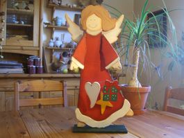 herziger, grosser Weihnachts Engel a. Holz, handbemalt, 60cm