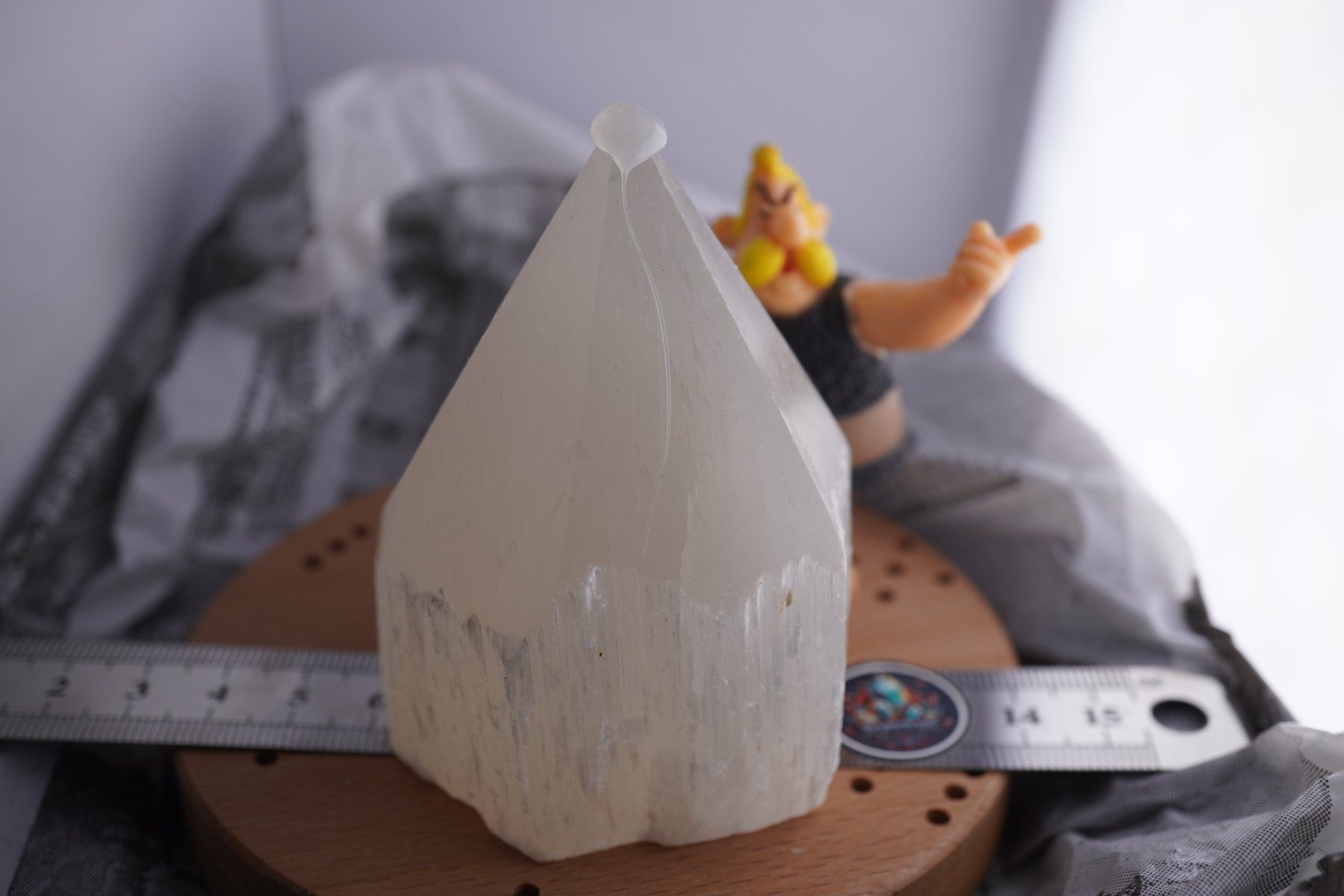 Mineralien & Heilsteine: Selenit Spitze       Weiss   80mm x 50mm – Neu und originalverpackt aus Eschenbach SG von topstone 1