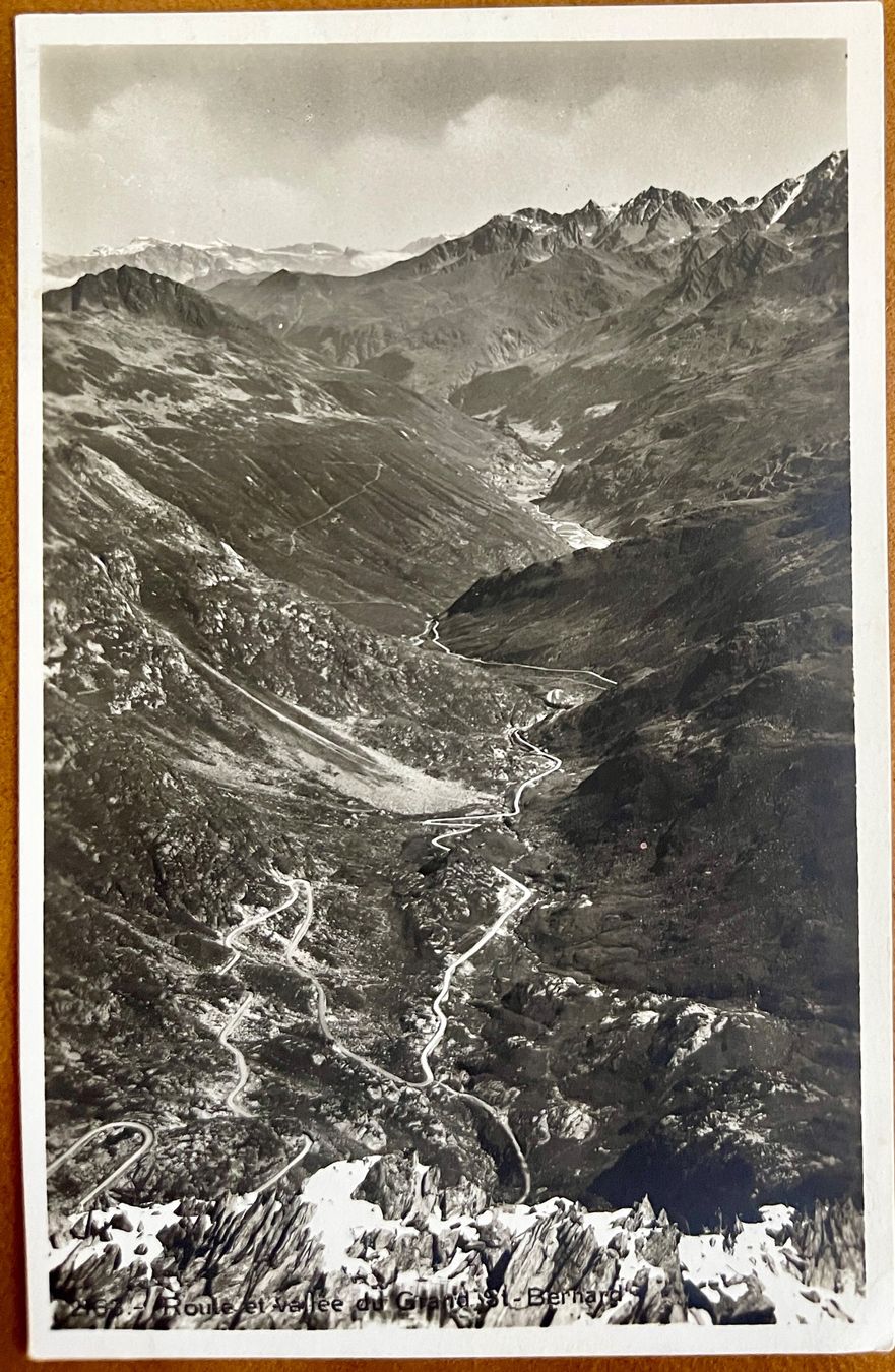 Cartoline postali: Col du Gd St. Bernard - Route & vallée du St.Bernard – Usato da Lutry venduto da Ediego