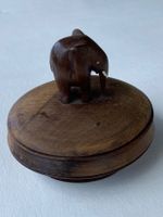 Holzdose mit Elefant-Dekoration, Vintage