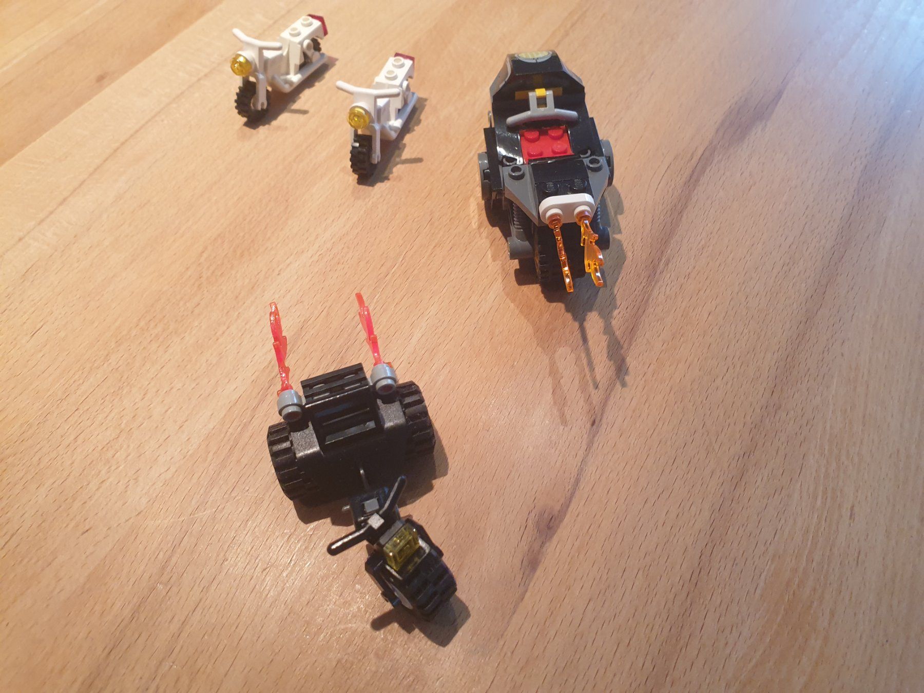 Lego Spielzeuge: Lego 4 verschiedene Motorräder – Gebraucht aus kaiseraugst von Yohe