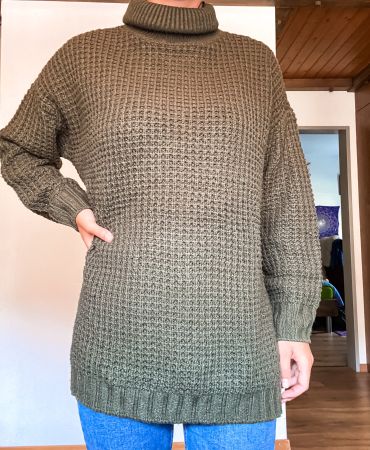 Grüner Pullover - free shipping