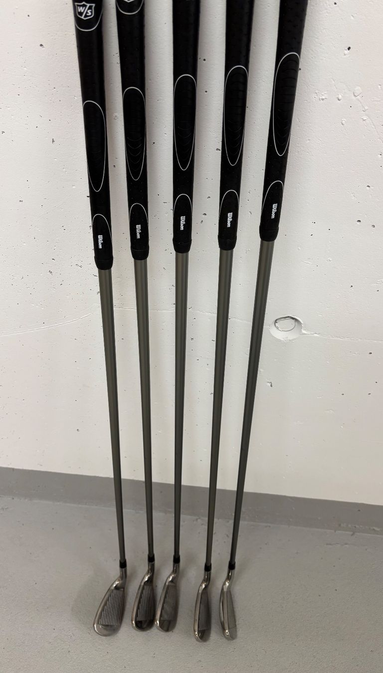 Wilson Schläger & Sets: Wilson Staff D7 Golf Eisen Set Damen RH – Gebraucht aus Schwyz von Mashie 1