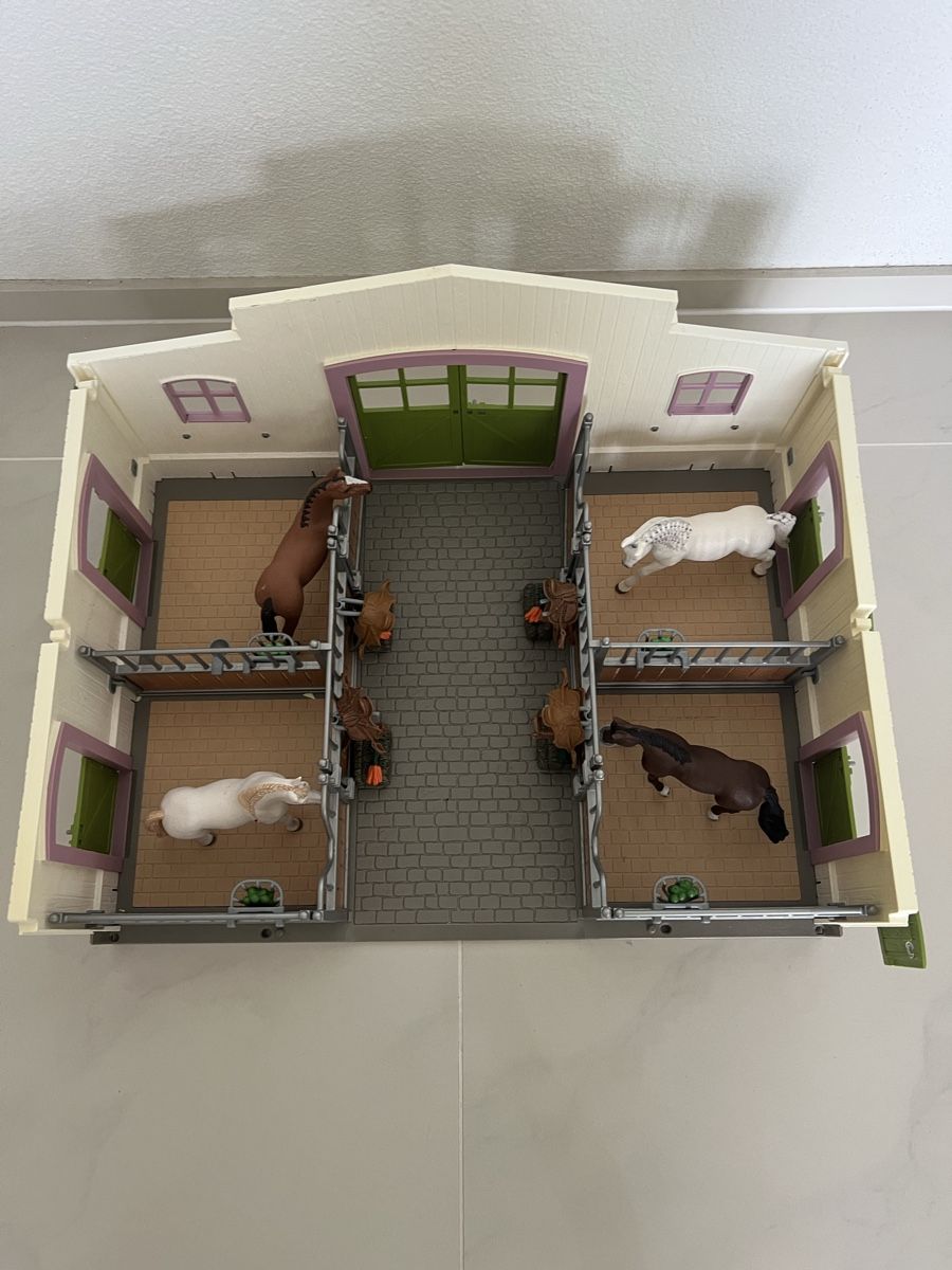 Schleich Giocattoli: Schleichstall – Usato da Dietwil venduto da sarn 1