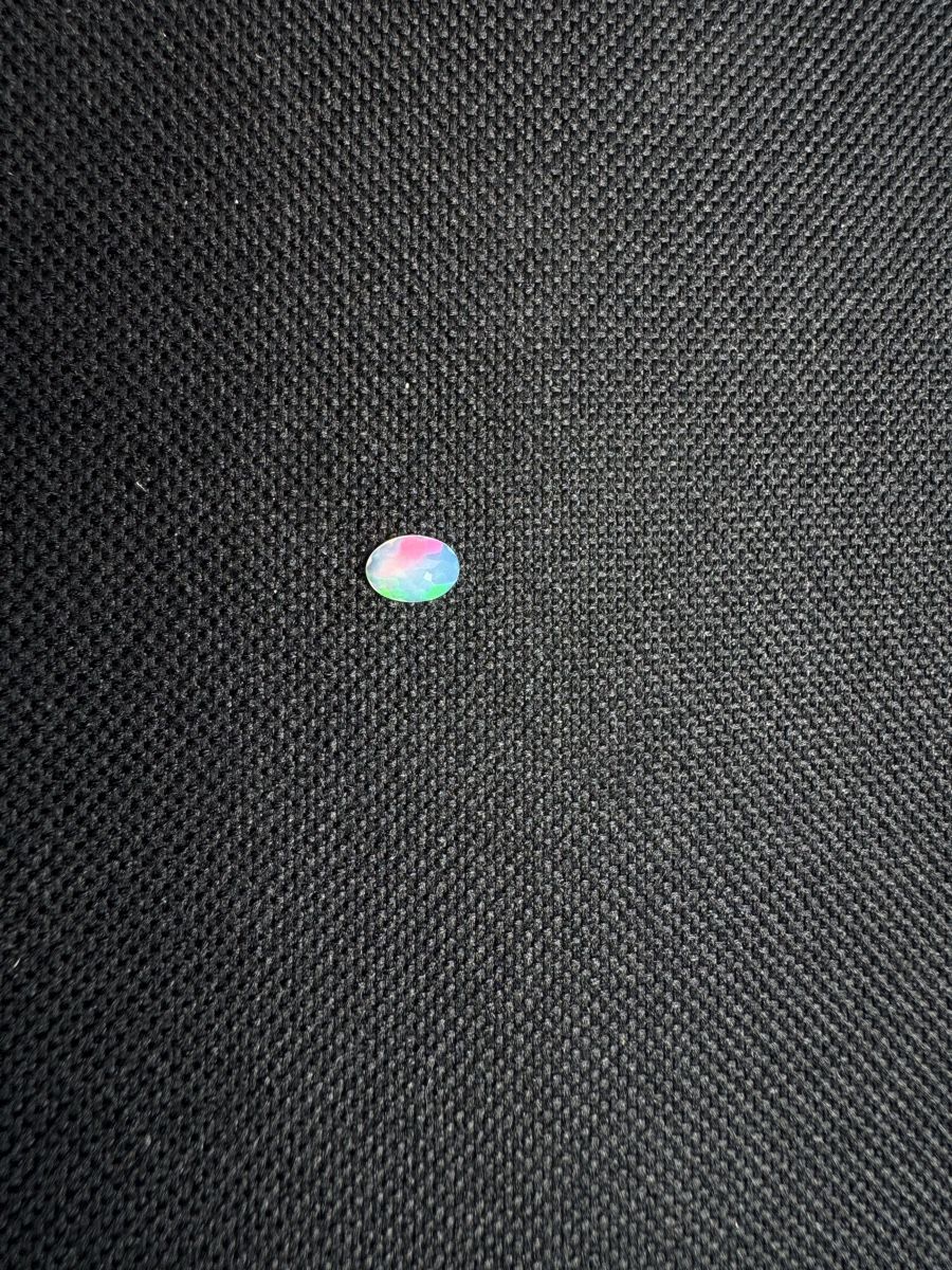 Pierres précieuses: Äthiopischer Opal AAA 0.4ct – Neuf avec emballage d'origine à Wängi par Horus90