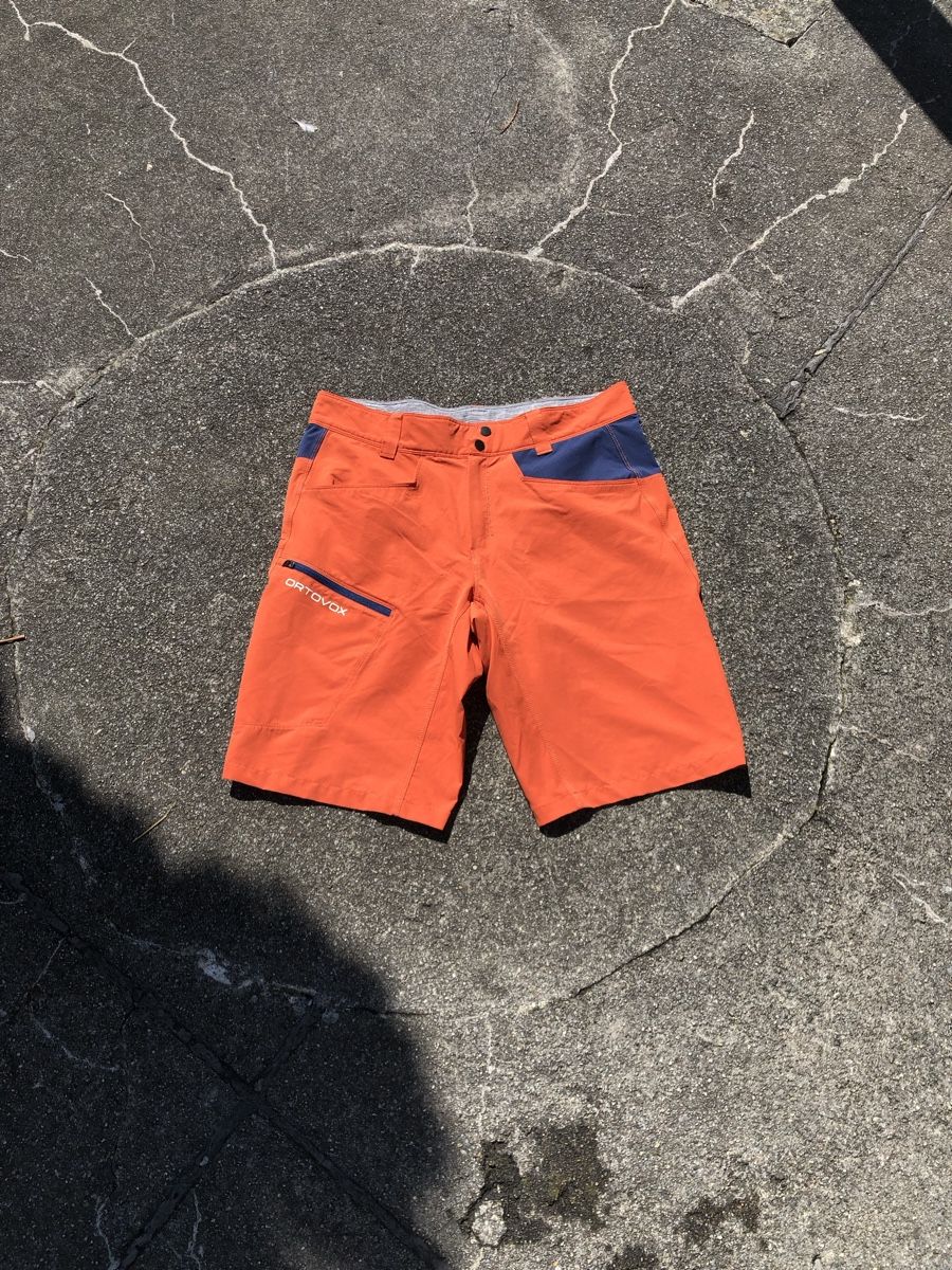 Ortovox Pantaloni: Ortovox Pelmo Shorts – Usato da Fribourg venduto da ann_l9b7