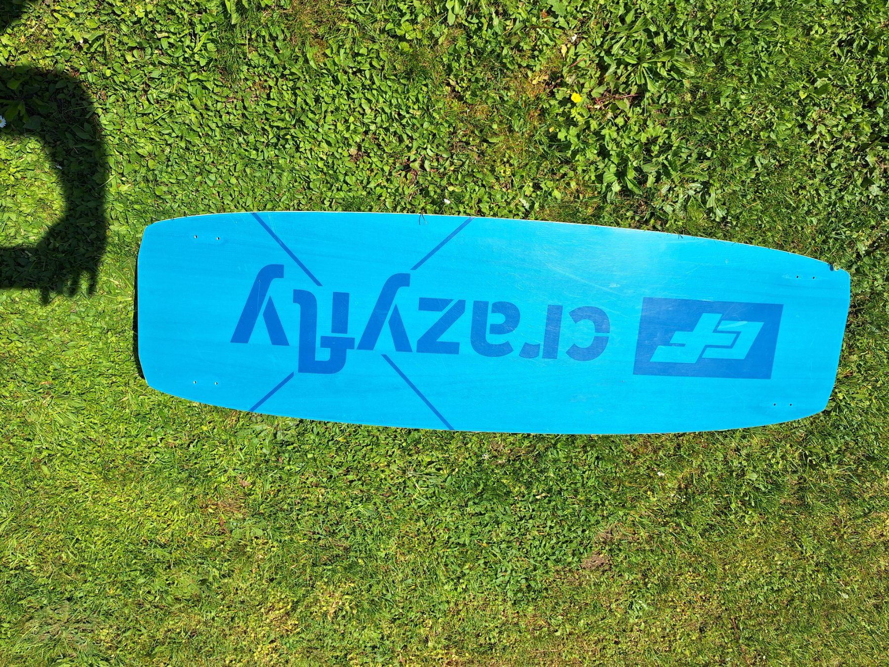 Aquilone: Crazyfly Acton Kite Twintip inkl. Bindung – Usato da Zuerich venduto da Tobo84 1