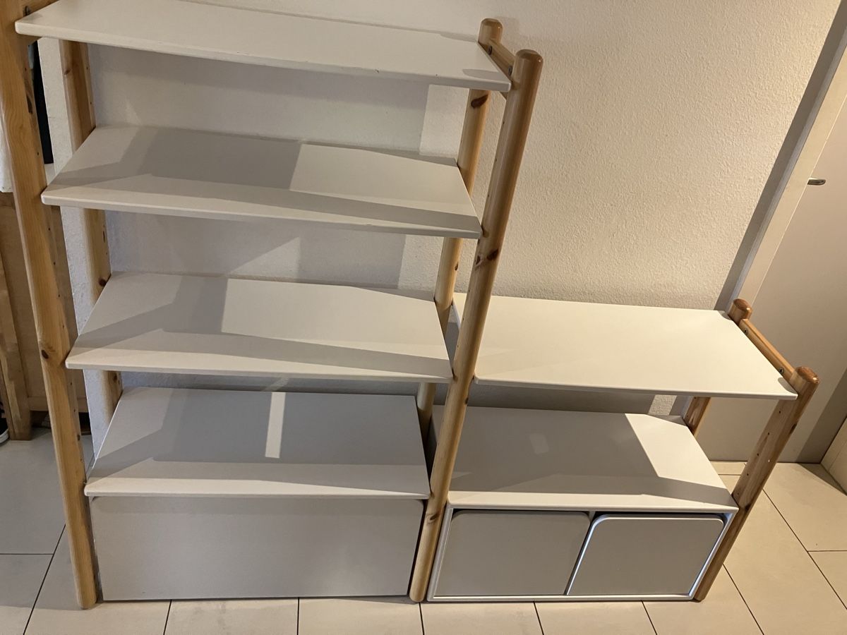 Scaffali: Flexa Regal mit Holzgestell und weissen Fächern – Usato da Luzern venduto da FeU