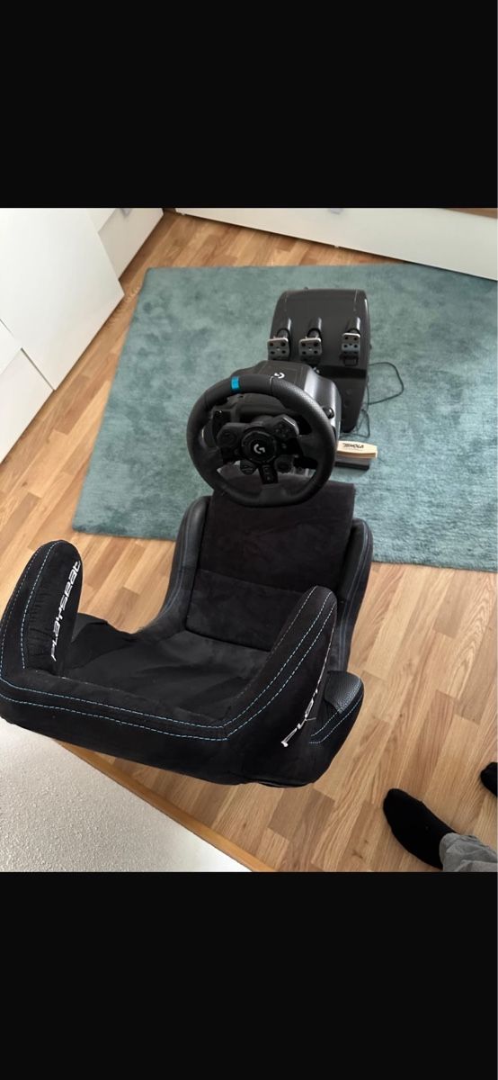 Logitech Controller: Playseat Evolution + Logitech G923 – Racing-Set – Usato da Au SG venduto da Boroky_87n 1