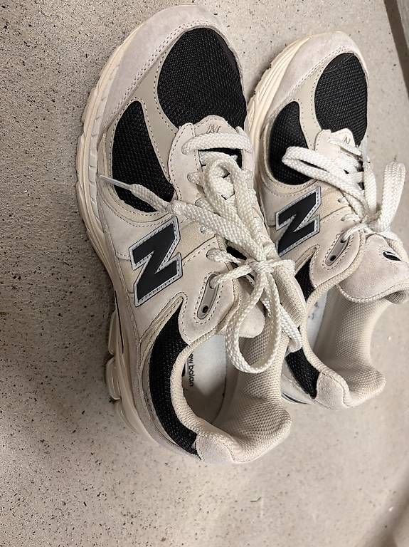 Scarpe da uomo: New Balance 9060 – Usato da Dübendorf venduto da sop_yl9x
