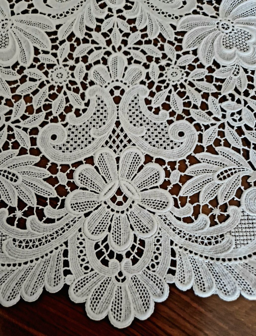 Sonstige Tischwäsche: Plauener Spitze Tischdecke  Dm 85cm – Neu (gemäss Beschreibung) aus Bern von Antikbatik 6