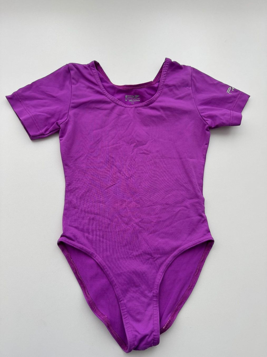 Scarpe, pantaloni & magliette da ginnastica: Violettes Turnkleid Gr. 122 – Usato da Lengnau AG venduto da fullthrust