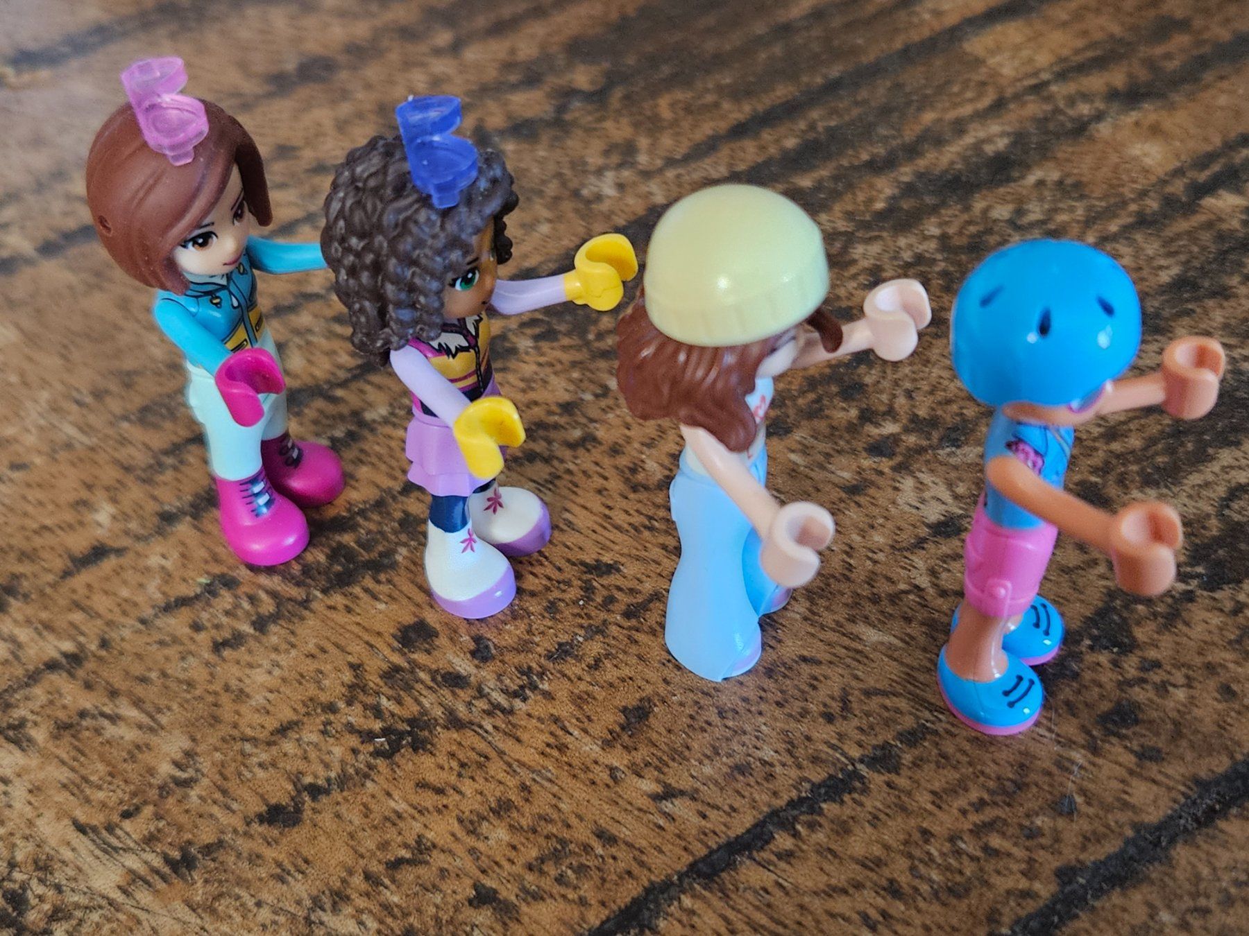 Lego Baukästen: lego lot de 4 figurines friends – Gebraucht aus Confignon von Ecrofigs 3