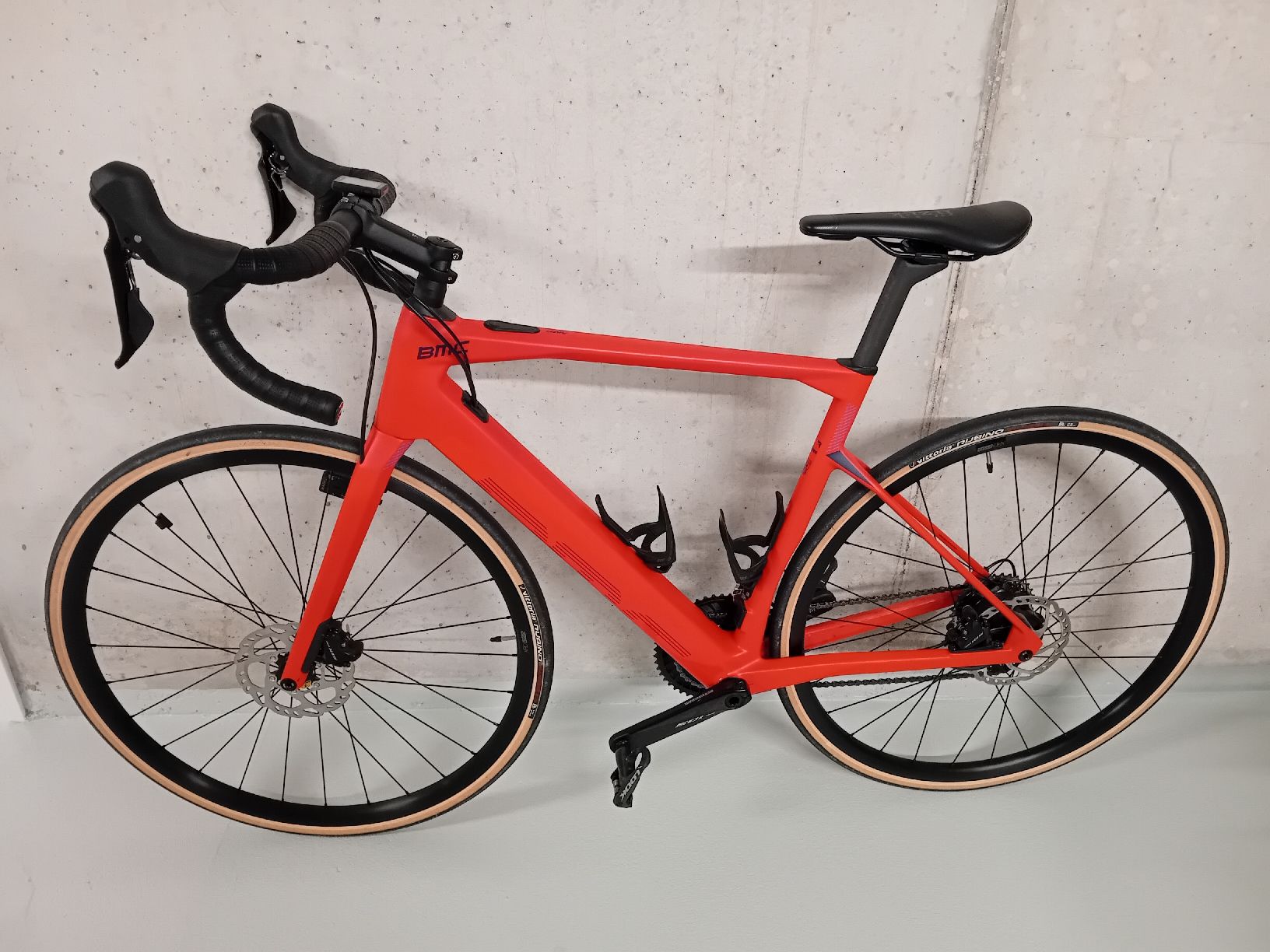 BMC Velos: E-Rennvelo BMC Roadmachine AMP THREE – Gebraucht aus Zürich von Gillheri
