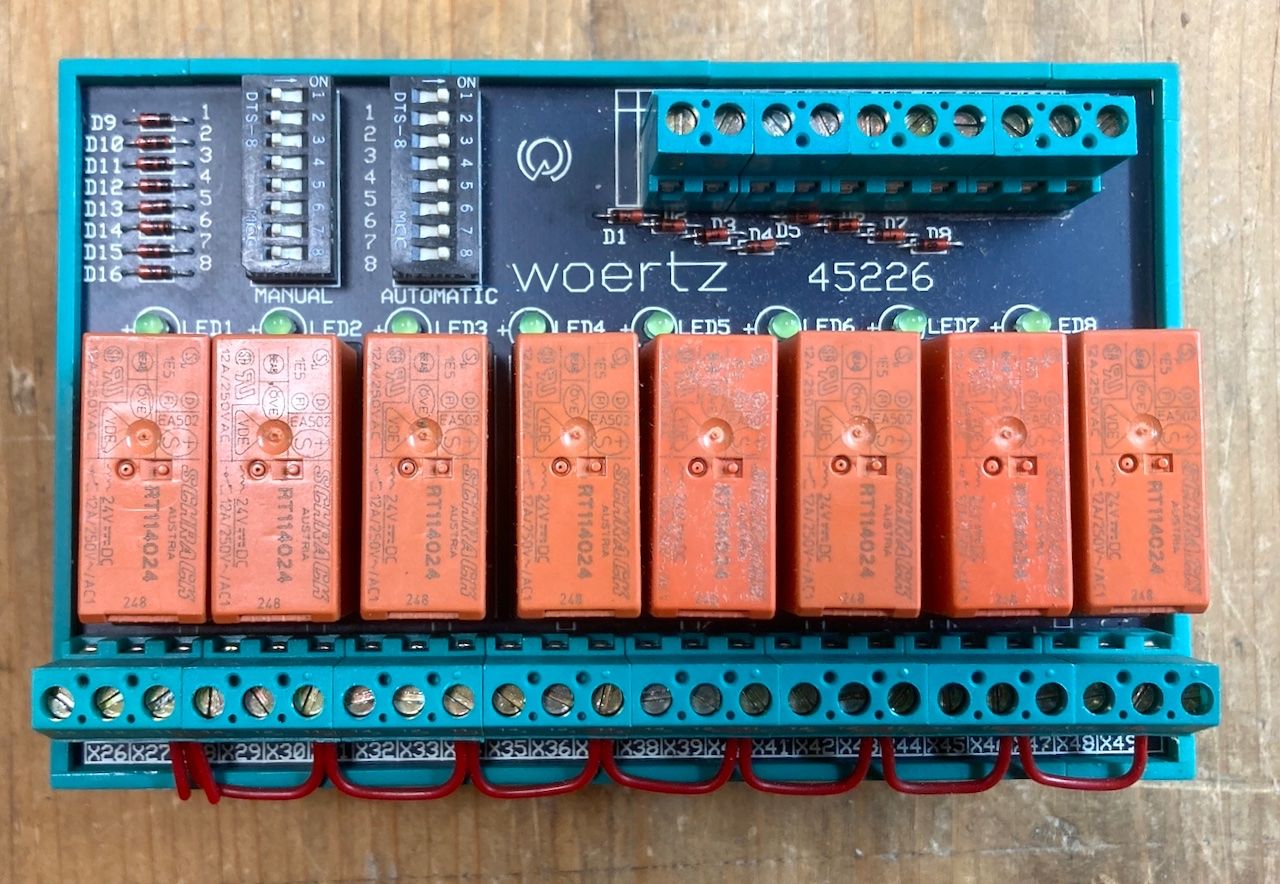 Componenti elettronici: Relais-Block 8 Stück – Usato da Liedertswil venduto da ELRITS