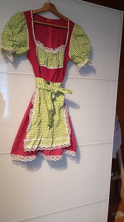 Costumi: Fasnachtsdirndl – Usato da Chur venduto da cor_5bg9
