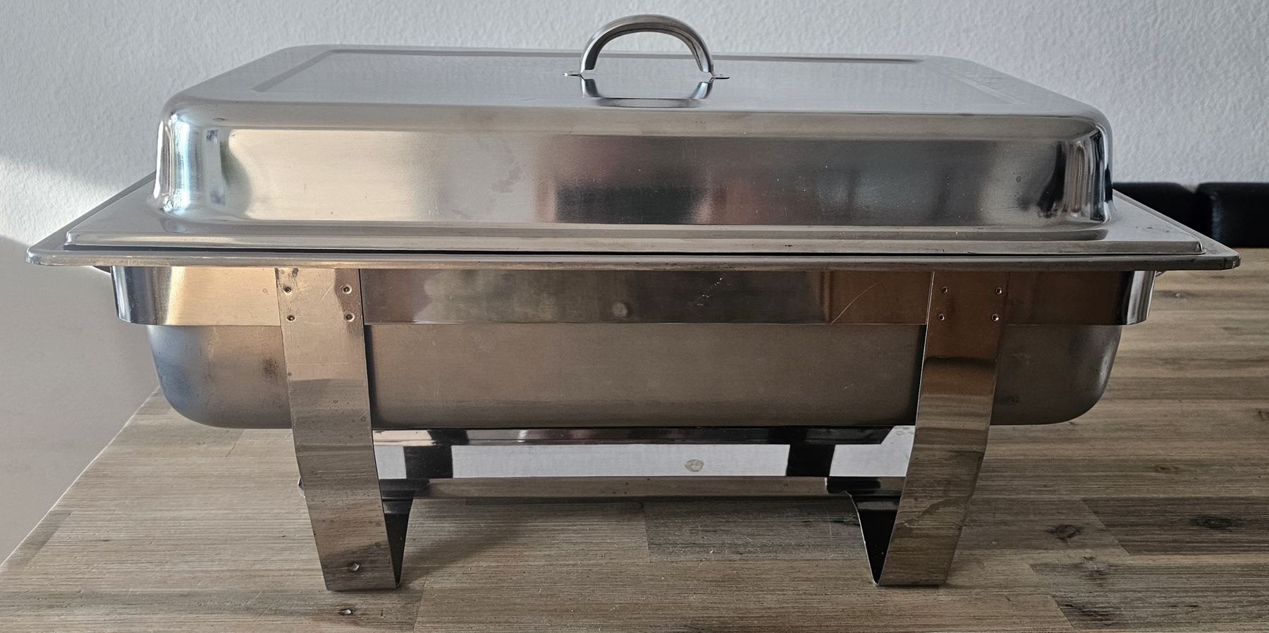 Elettrodomestici da cucina: Edelstahl Chafing Dish / Speisewärmer / Bainmarie – Usato da Basel venduto da Allerlei-Basel