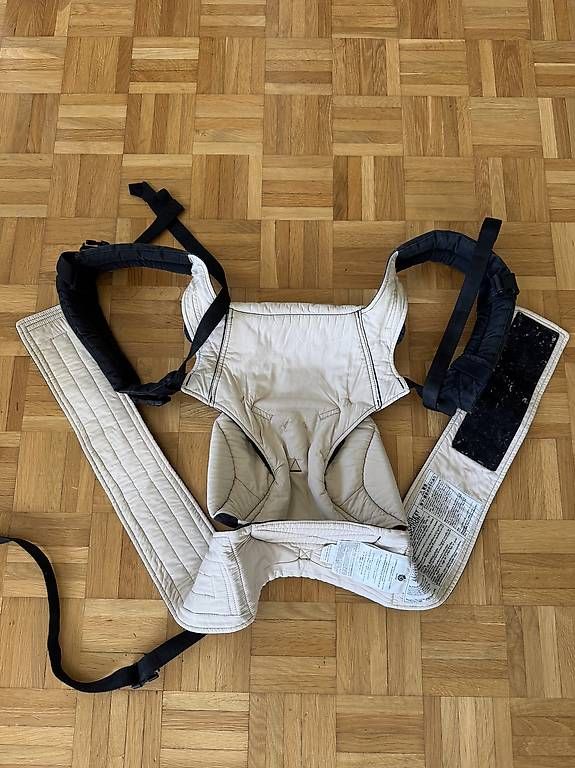 Ergo Baby Marsupi portabebè: Ergobaby Babytrage + Newborn Einsatz – Usato da Winterthur venduto da mic_wc2b 1