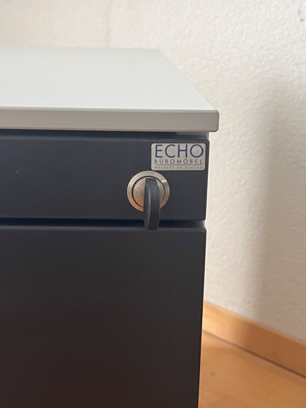 Korpus: Bürokorpus auf Rollen – Gebraucht aus Horgen von Raebeli 2