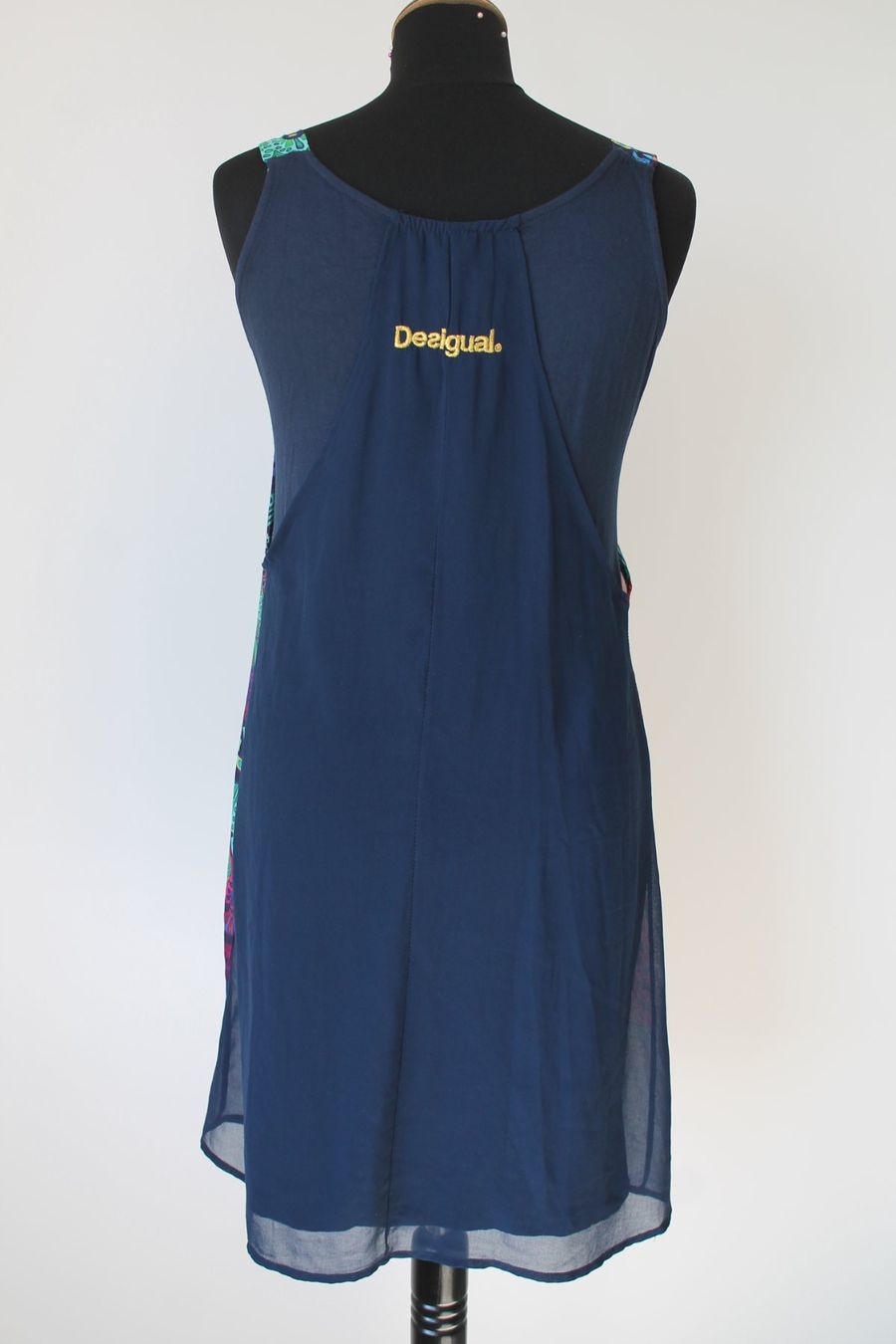 Desigual Vestiti: Robe DESIGUAL taille 40 – Usato da Chez-le-Bart venduto da jasse 1