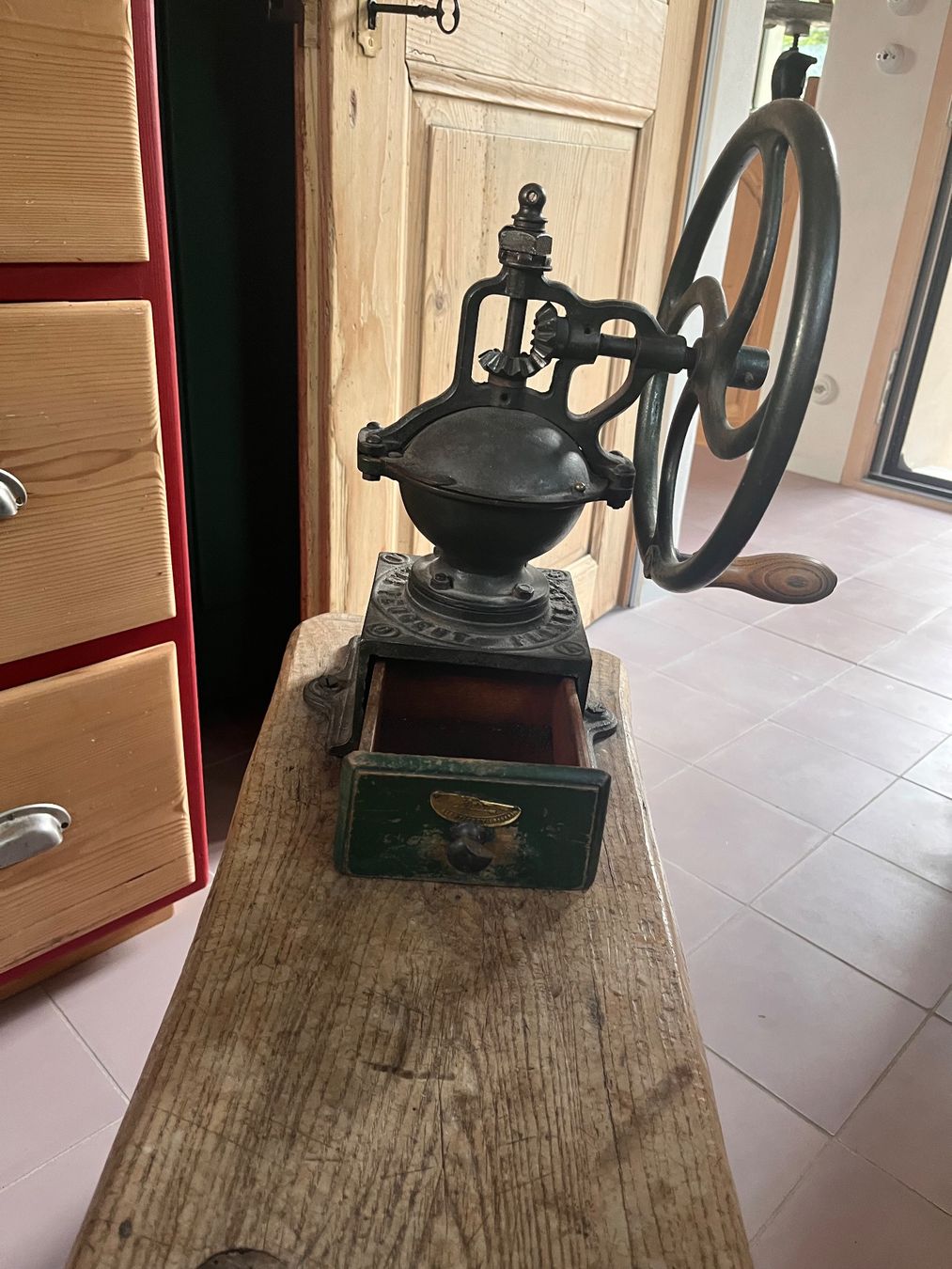 Macchine per caffè & Macchine per espresso: Moulin à café ancien Peugeot – Usato da La Tour-de-Trême venduto da nat_6zgw
