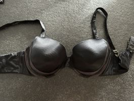 Schwarzer BH, Excellence Essence, Grösse 85D, Top!