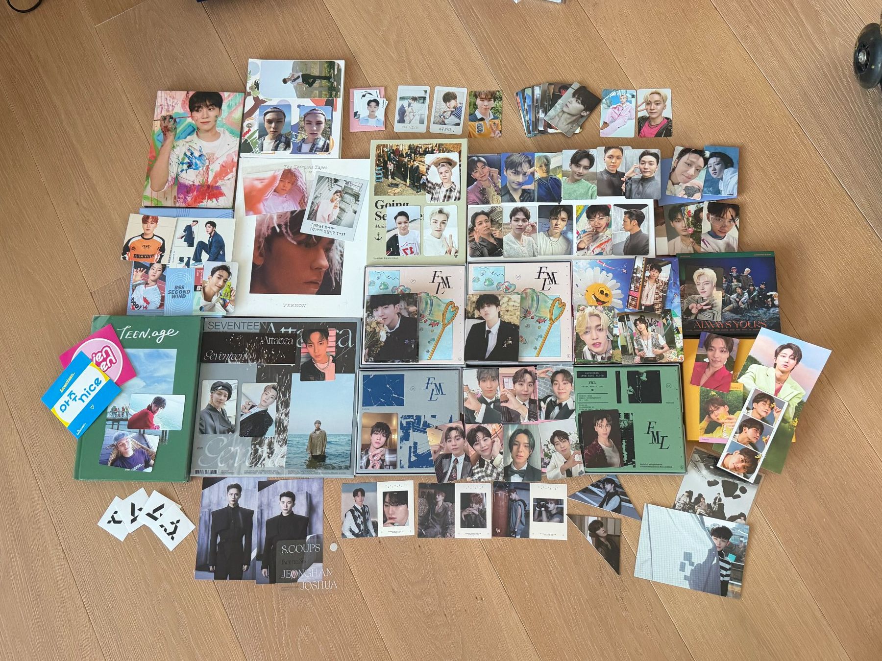 CD: Seventeen albums + photocards – Usato da Dübendorf venduto da alice_11